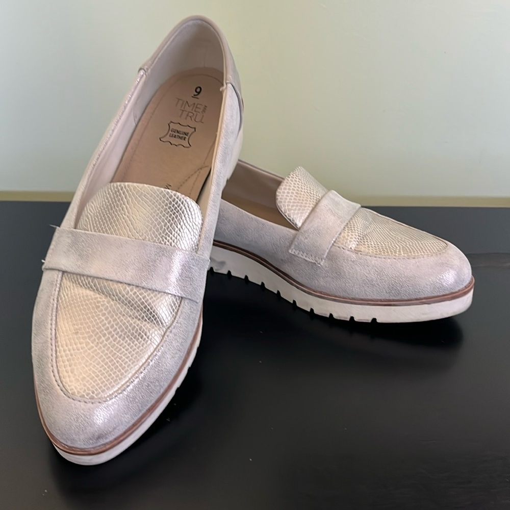 Women's Time And Tru Silver Wedge Loafers Genuine Leather Memory Foam